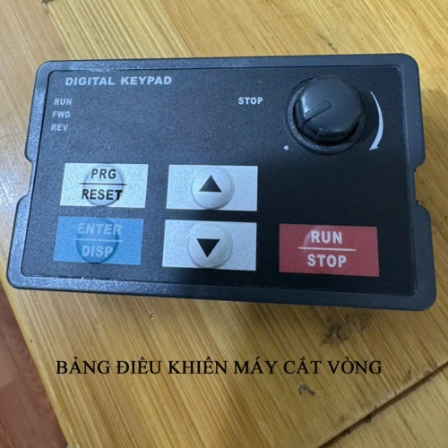 Bảng điều khiển máy cắt vòng